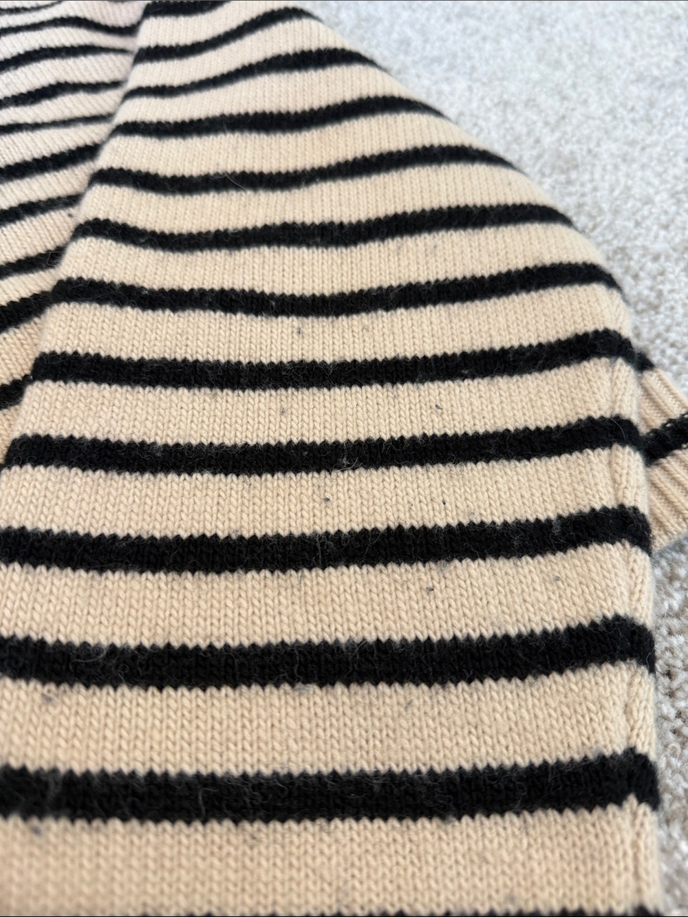 H&M Cropped Sweater - Picture 3 of 3